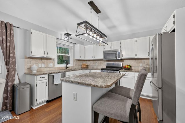 1628 Ridge Cross Road, Perrysburg, OH 43551