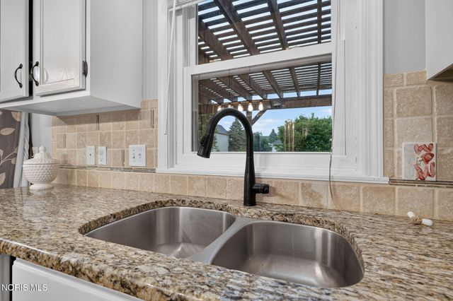 1628 Ridge Cross Road, Perrysburg, OH 43551