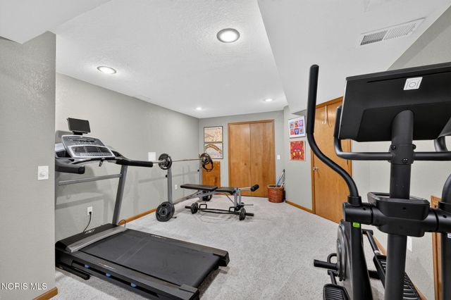 1628 Ridge Cross Road, Perrysburg, OH 43551