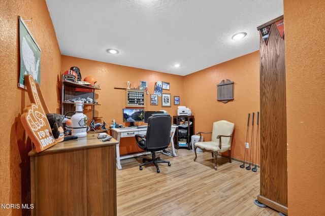 1628 Ridge Cross Road, Perrysburg, OH 43551