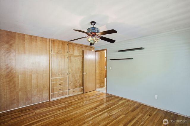 24325 16th Avenue S, Des Moines, WA 98198