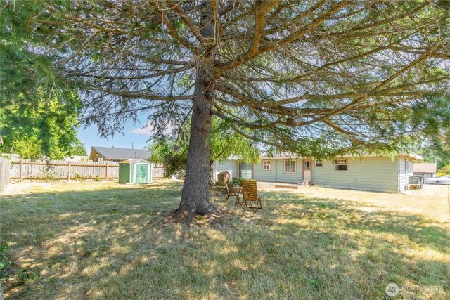 24325 16th Avenue S, Des Moines, WA 98198