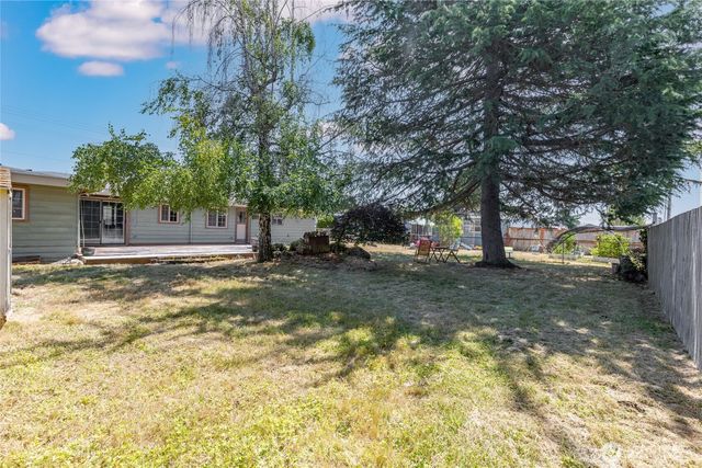 24325 16th Avenue S, Des Moines, WA 98198