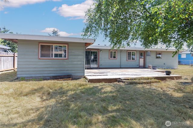 24325 16th Avenue S, Des Moines, WA 98198