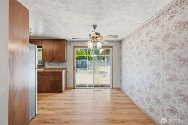 24325 16th Avenue S, Des Moines, WA 98198
