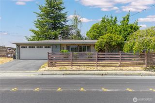 24325 16th Avenue S, Des Moines, WA 98198