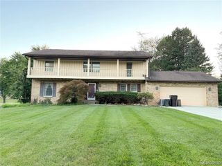 1307 Springborrow Drive, Flint, MI 48532