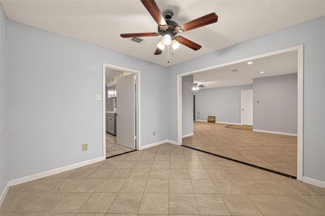 2107 Old Alvin Road, Pearland, TX 77581