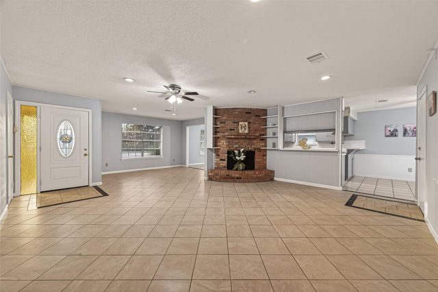 2107 Old Alvin Road, Pearland, TX 77581