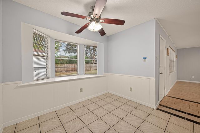 2107 Old Alvin Road, Pearland, TX 77581