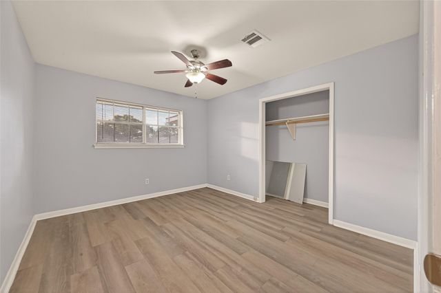 2107 Old Alvin Road, Pearland, TX 77581