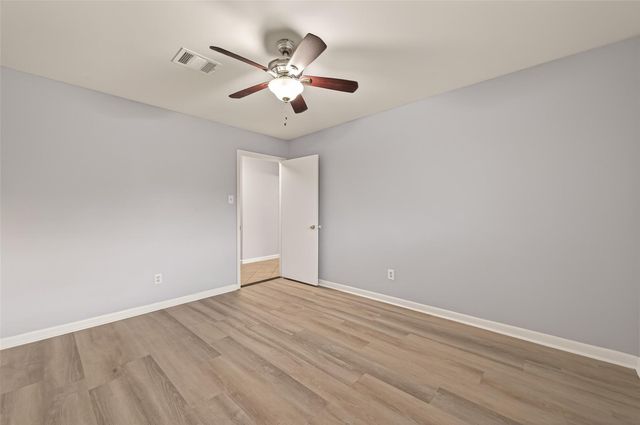 2107 Old Alvin Road, Pearland, TX 77581