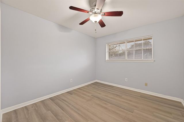 2107 Old Alvin Road, Pearland, TX 77581