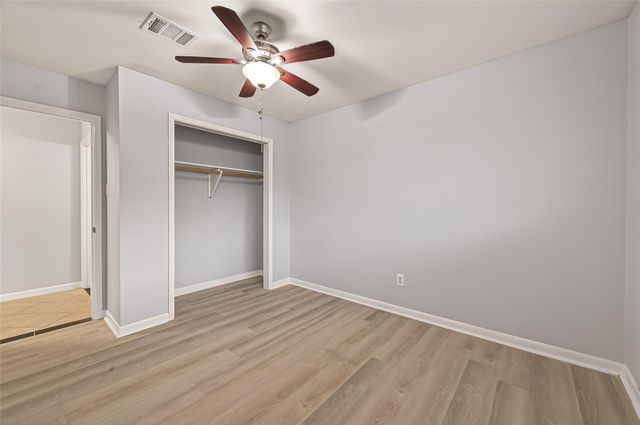 2107 Old Alvin Road, Pearland, TX 77581