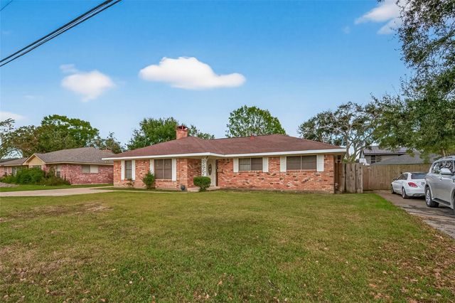 2107 Old Alvin Road, Pearland, TX 77581