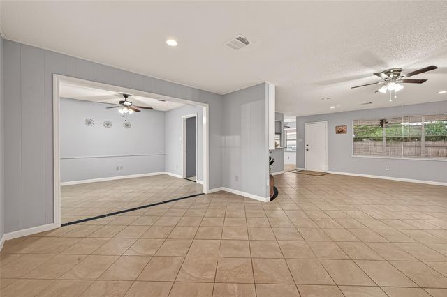 2107 Old Alvin Road, Pearland, TX 77581