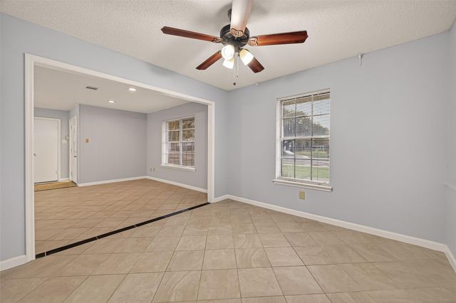 2107 Old Alvin Road, Pearland, TX 77581