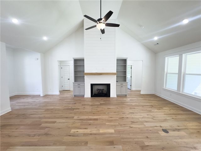 24 Roxburgh Drive, Bella Vista, AR 72715