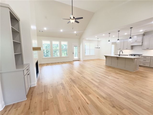 24 Roxburgh Drive, Bella Vista, AR 72715