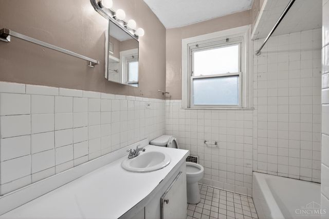 1222 Franklin Avenue, Cincinnati, OH 45237