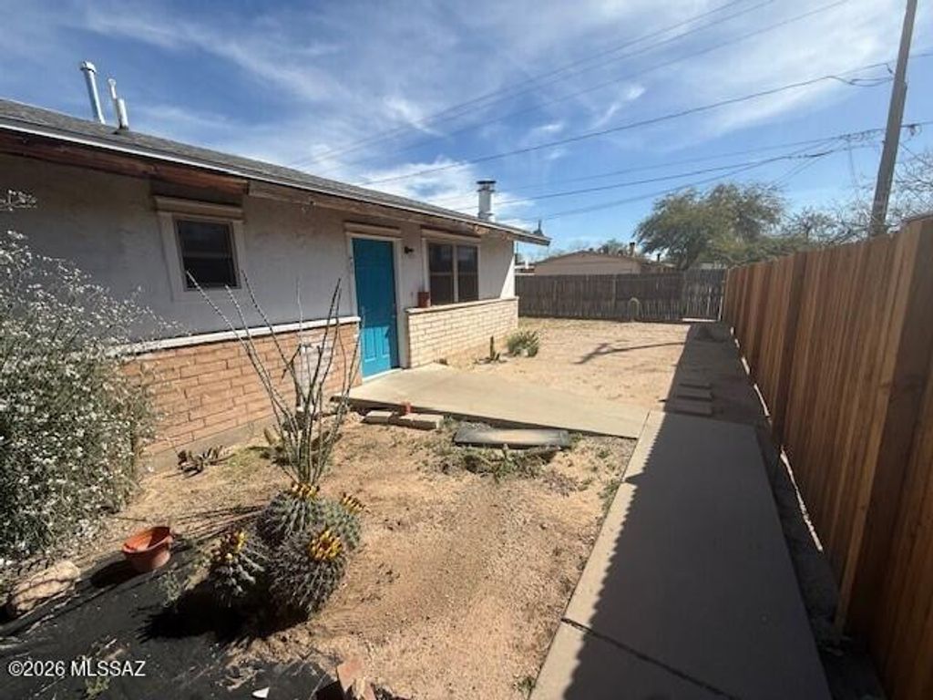 2512 E Eastland Street, Tucson, AZ 85716
