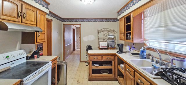 210 Delaware Avenue, Adrian, MN 56110