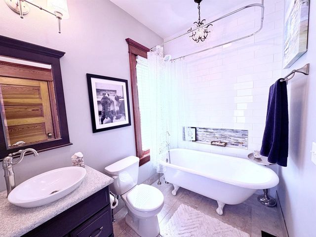 104 W Church Street, Belleville, WI 53508