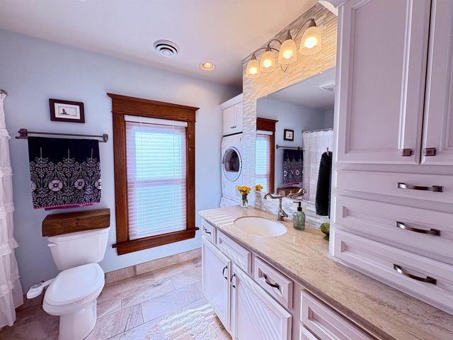 104 W Church Street, Belleville, WI 53508