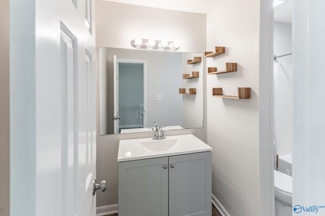 220 Marinawoods Drive A, Huntsville, AL 35803