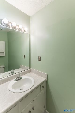 220 Marinawoods Drive A, Huntsville, AL 35803