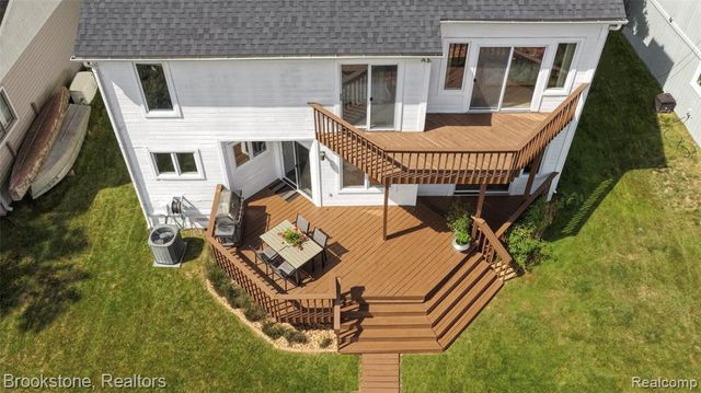 1839 Rustic, Keego Harbor, MI 48320