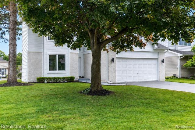 1839 Rustic, Keego Harbor, MI 48320