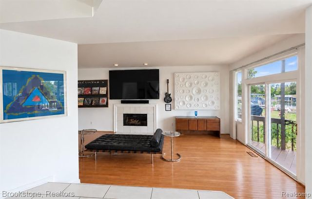1839 Rustic, Keego Harbor, MI 48320