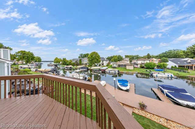 1839 Rustic, Keego Harbor, MI 48320