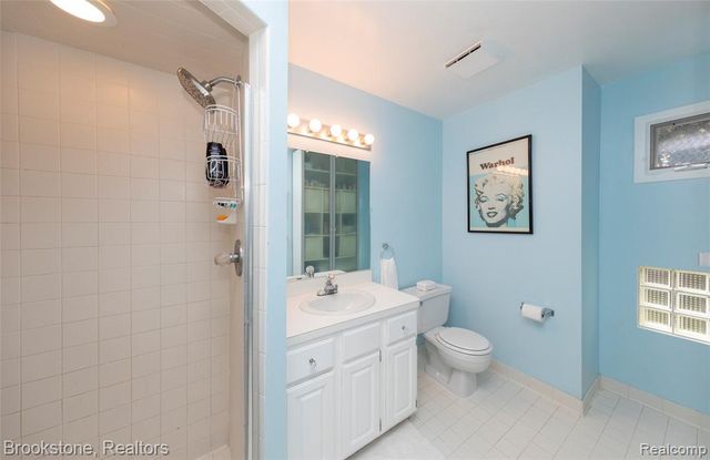 1839 Rustic, Keego Harbor, MI 48320