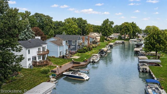1839 Rustic, Keego Harbor, MI 48320