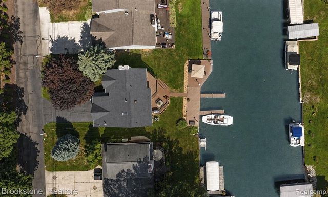 1839 Rustic, Keego Harbor, MI 48320