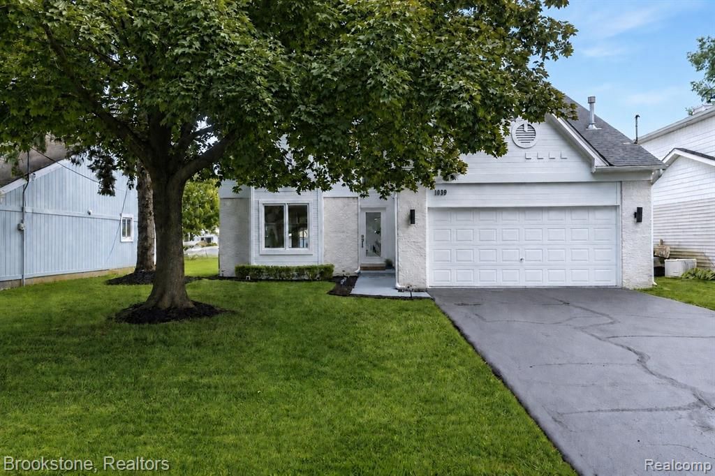 1839 Rustic, Keego Harbor, MI 48320