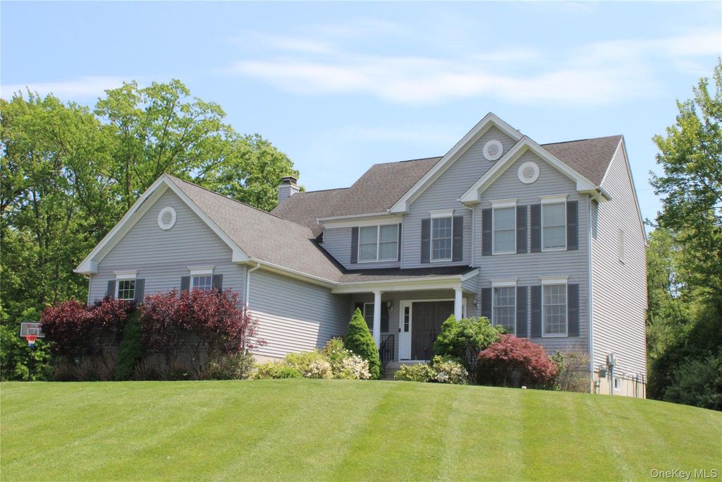 10 Doolin Court, Wappingers Falls, NY 12590