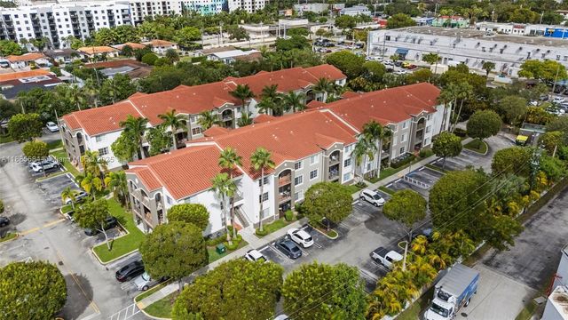 6861 SW 44th St 204, Miami, FL 33155