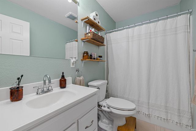 708 Oakdale Street, Garrett, IN 46738