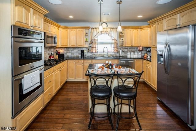 9 Rockridge Rd, Wanaque Boro, NJ 07420