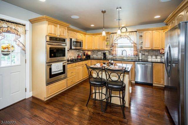 9 Rockridge Rd, Wanaque Boro, NJ 07420