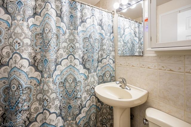 9 Rockridge Rd, Wanaque Boro, NJ 07420