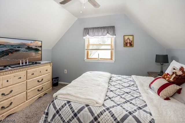 9 Rockridge Rd, Wanaque Boro, NJ 07420