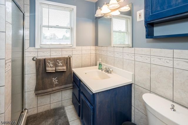 9 Rockridge Rd, Wanaque Boro, NJ 07420