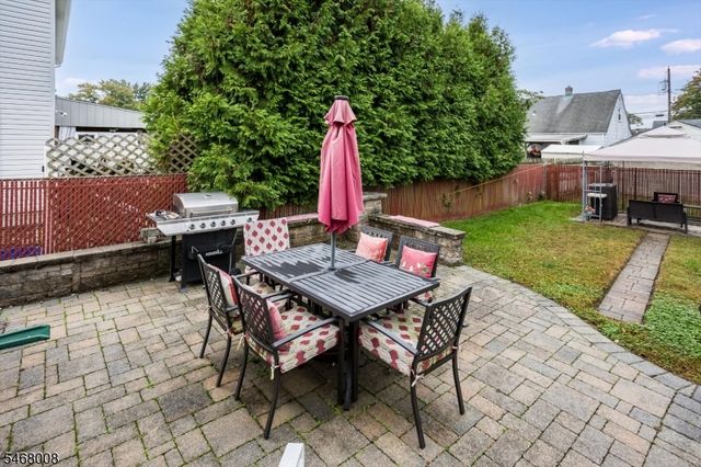 9 Rockridge Rd, Wanaque Boro, NJ 07420
