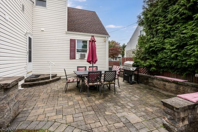 9 Rockridge Rd, Wanaque Boro, NJ 07420