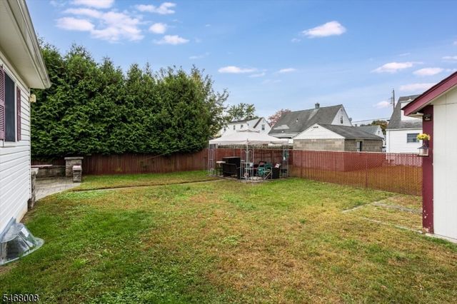 9 Rockridge Rd, Wanaque Boro, NJ 07420