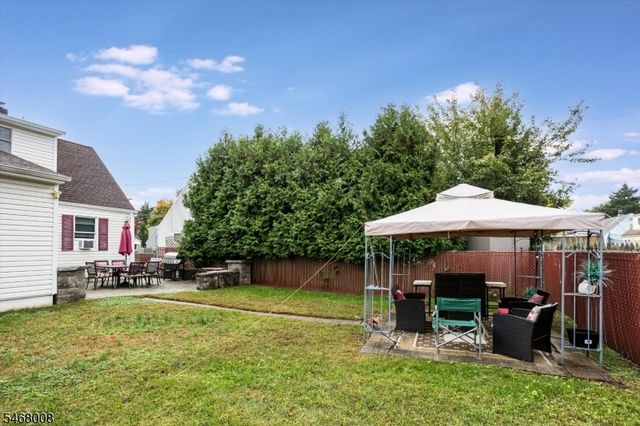 9 Rockridge Rd, Wanaque Boro, NJ 07420